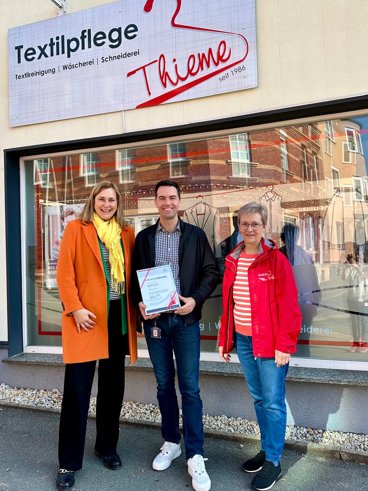 Ehrung von Textilpflege Thieme zum 40-jährigen Firmenjubiläum